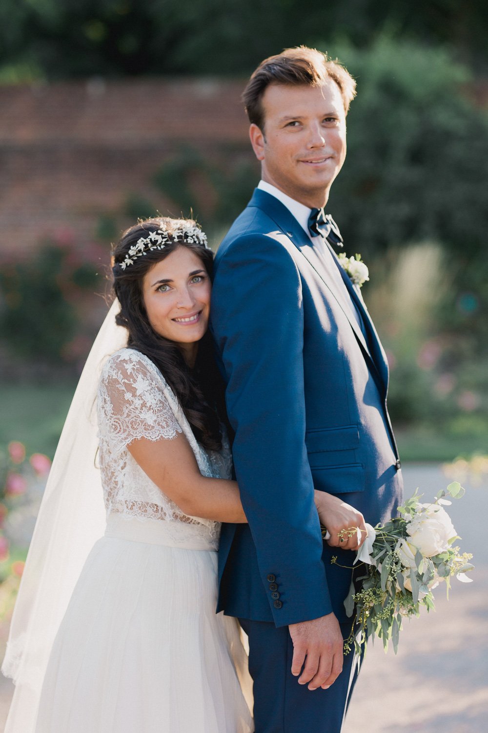 Raphaëlle & Marc Antoine — lumière naturelle dorée, Europe